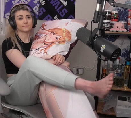 巨乳の熟女オンリーファンズ アダルト 画像