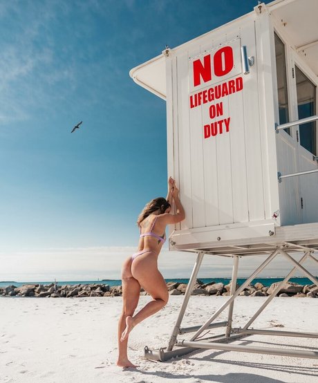 Sarah Senecal 可愛いモデル 写真