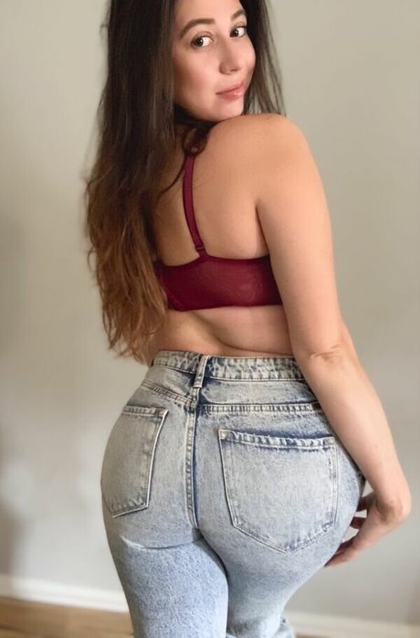 ボールオンリーファン セクシーヌード 画像