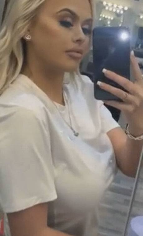 BBC フェムボーイ オンリーファンズ セクシー裸 写真