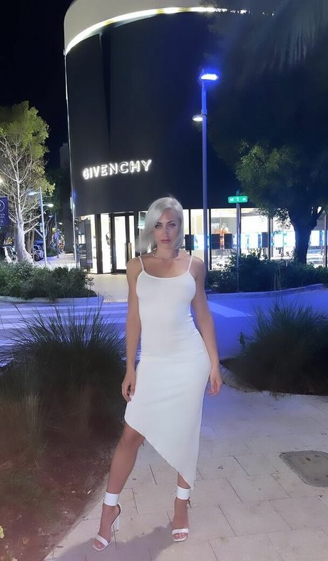 誘惑オンリーファンズ ホットセクシー 写真