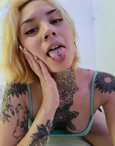 luzzchan ヌード女優 画像