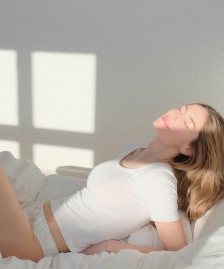 背の高い熟女オンリーファンズ 美しい裸 写真