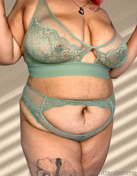 異人種間乱交オンリーファンズ ポルノグラフィック 写真