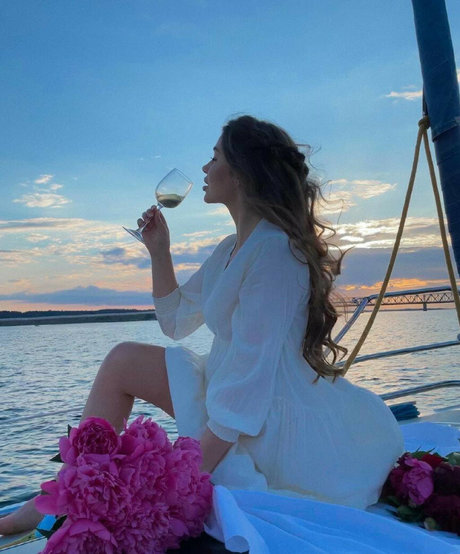 白いランジェリーオンリーファンズ HD 画像