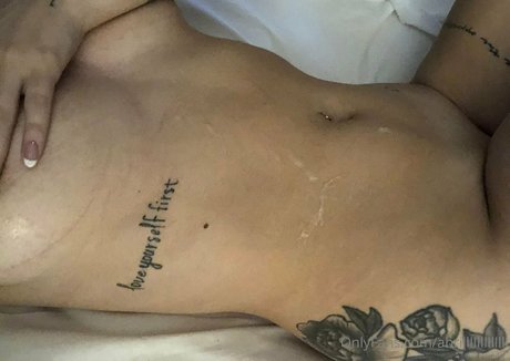 BBCの不正行為オンリーファンズ アートヌード 写真