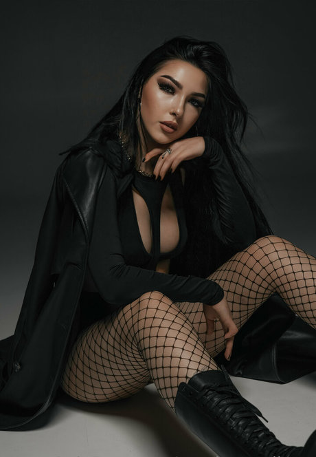 cassie swallows アートスター 写真