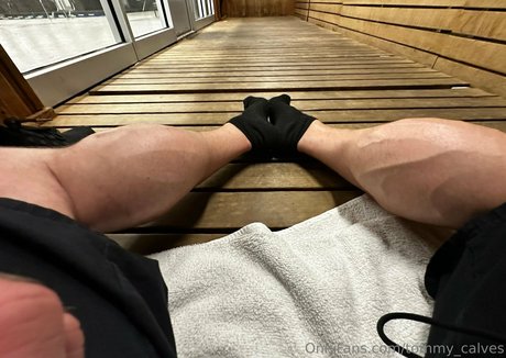 tommy calves 裸モデル 画像