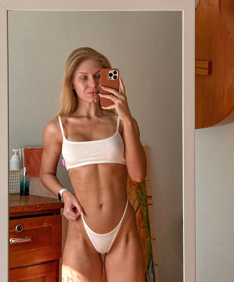 Sofya Petrushina ホットなポルノスター 画像