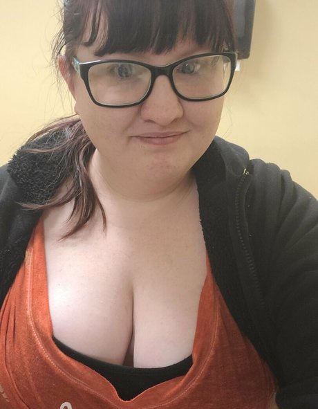 thictyphbbw ヌードのポルノスター 写真