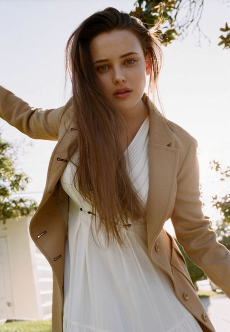 Katherine Langford アダルトモデル 写真