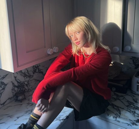 Lola Clark ポルノモデル 写真