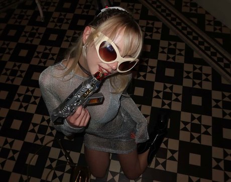 Lola Clark ポルノスター 独占 画像