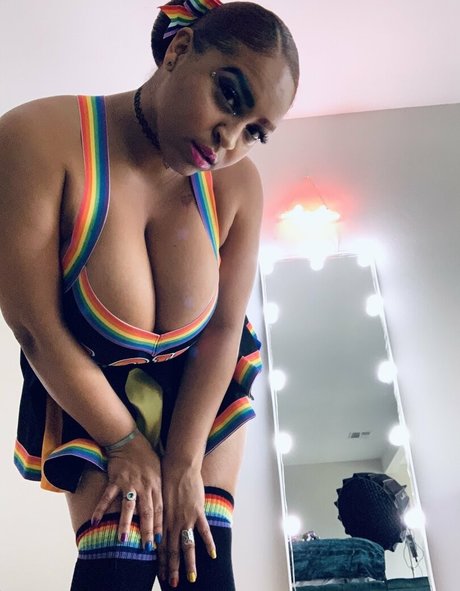 uofgaia ポルノスター ヌード 写真