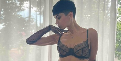 バニーヌードオンリーファンズ セクシー 写真