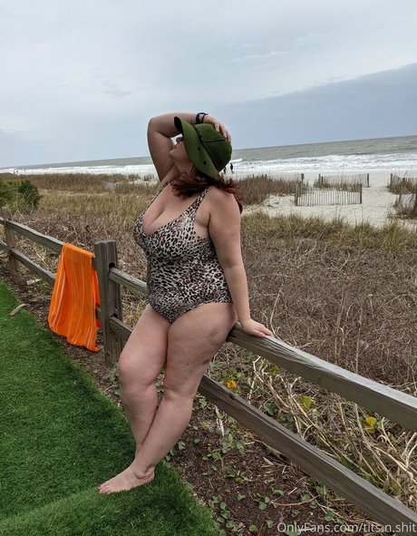 tits n shit 素敵な女優 写真