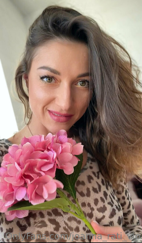 ネイティブオンリーファンズ エロチック 写真