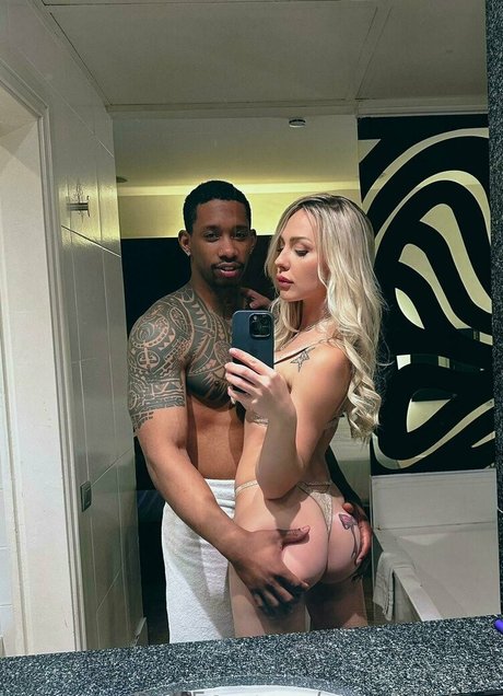 angielynxfree 裸のモデル 写真