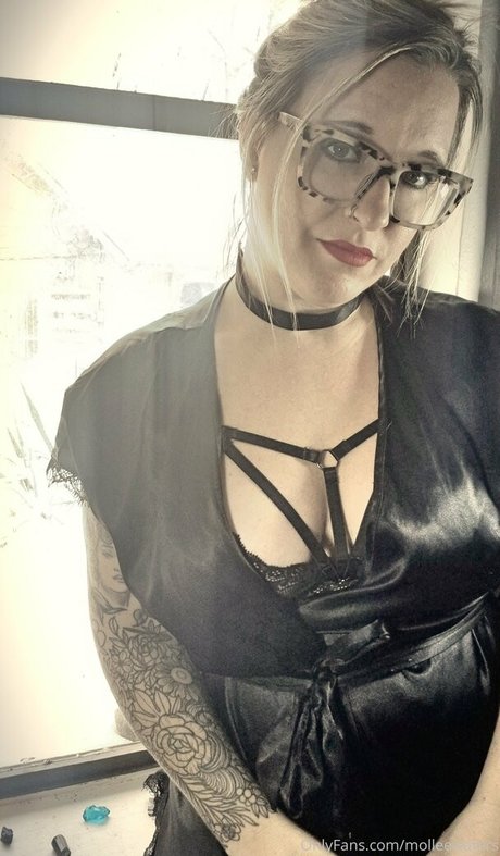 molleewaters 裸のモデル 画像