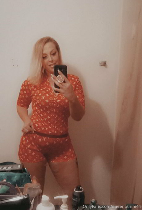 queenbunni44 ポルノモデル 写真