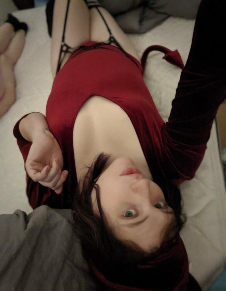 itsjunebug スター 裸 アーカイブ