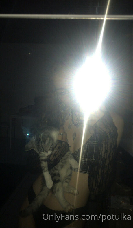 potulka ヌードモデル 写真