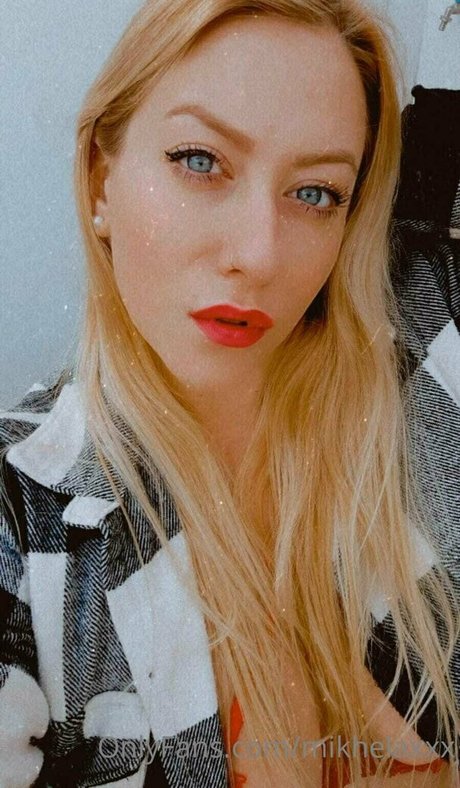 mikhelaxxx アートポルノスター 写真