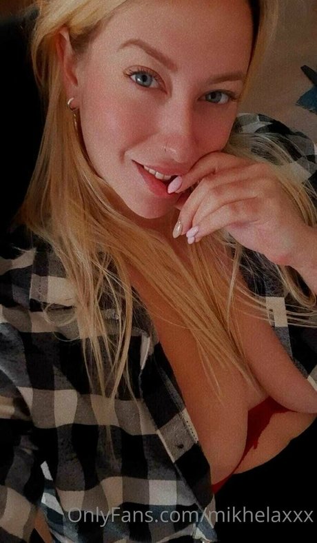 mikhelaxxx セックス女優 画像