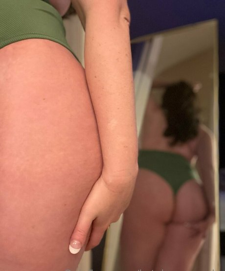 ヌードガールズオンリーファンズ ホット裸 写真