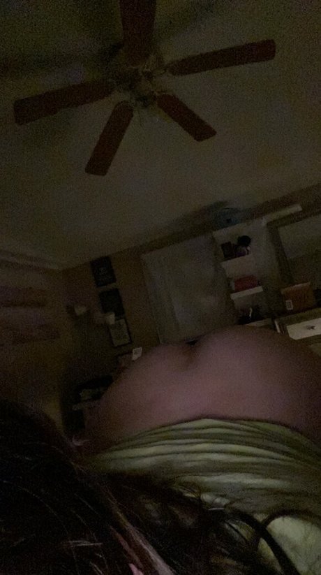 chloeyblack エロティックモデル 写真