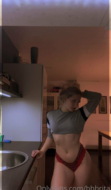 bbbrita 完璧な女優 写真