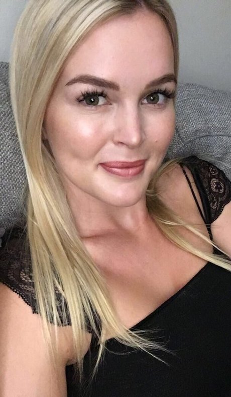 elleknox ポルノスター 可愛い 写真