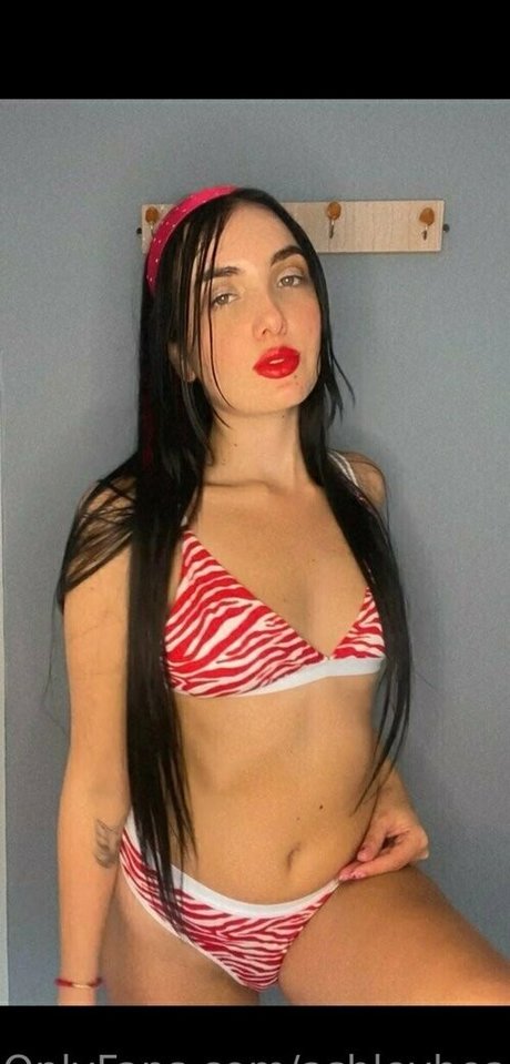 フェイシャルオンリーファンズ セクシー裸 写真