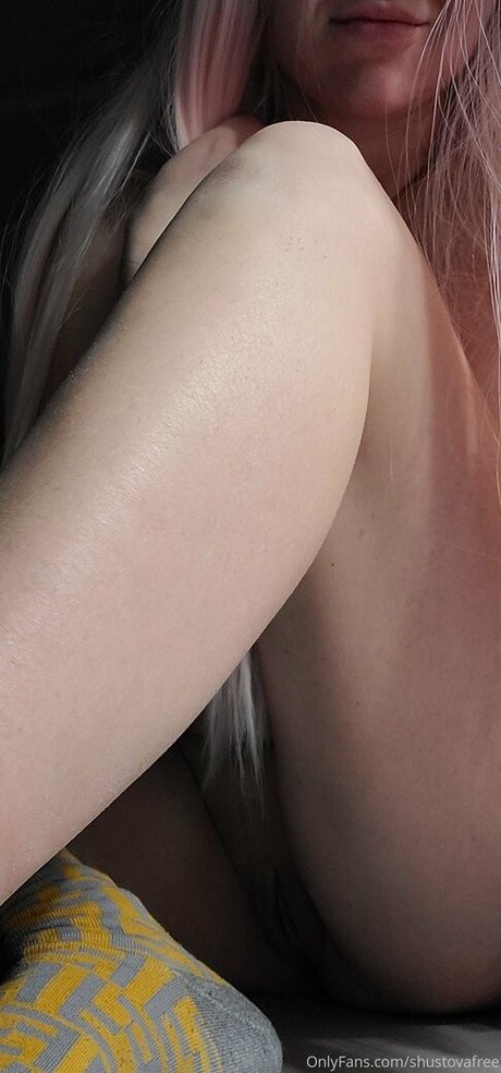 shustova ポルノスター 裸 画像