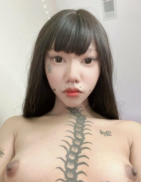 cyb3rb0t ポルノスター セクシー 写真