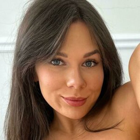 Lana reid 裸の女優 画像