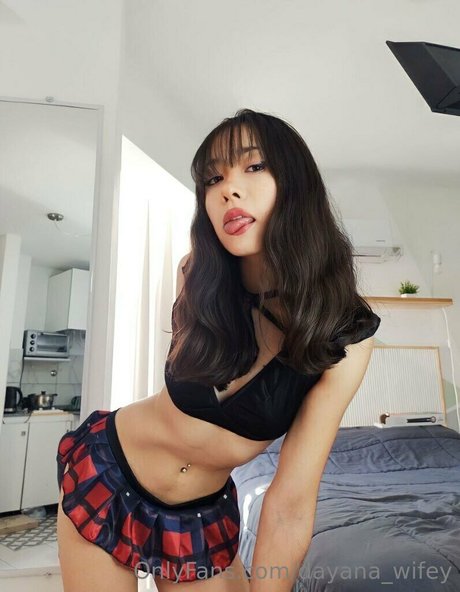 dayana wifey かわいいポルノスター 写真