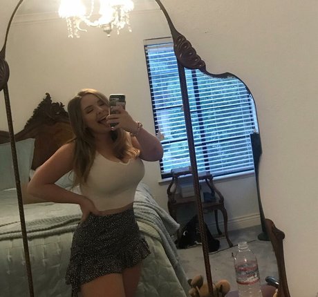 Haley E ホットモデル 画像