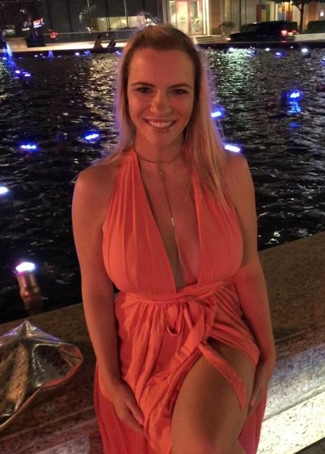 Tori Hendricz ポルノスター 素敵 写真