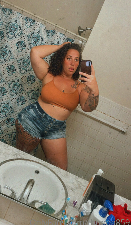 巨乳ディープスロートオンリーファンズ アート裸 写真