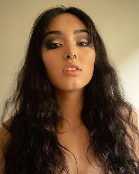 Akasha Collins アートポルノスター 写真