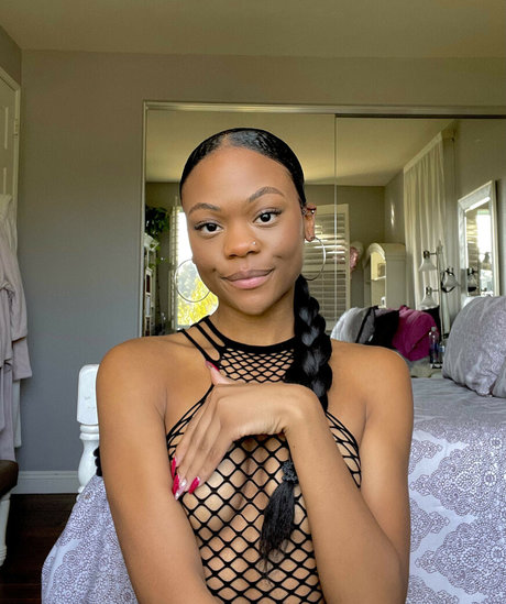 アジアンシスターオンリーファンズ ポルノ 画像