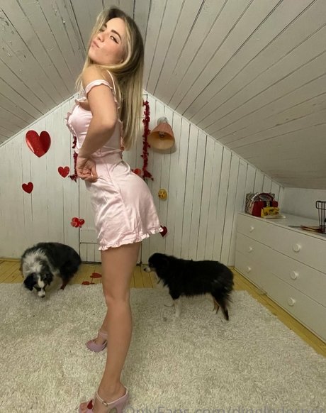 毛深いおまんこオンリーファンズ 美しいxxx 画像