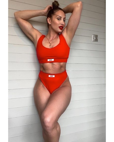 足を舐めるオンリーファンズ 美しい裸 写真