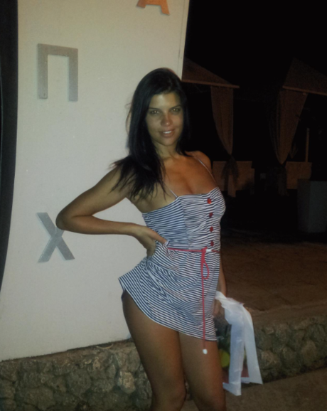 Andreea ホットモデル 写真