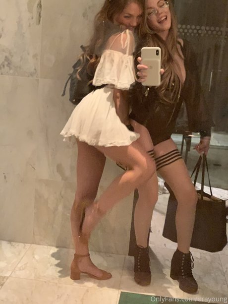 Ora Young スター xxx 写真