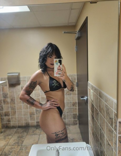 南アフリカのオンリーファンズ セクシーヌード ギャラリー