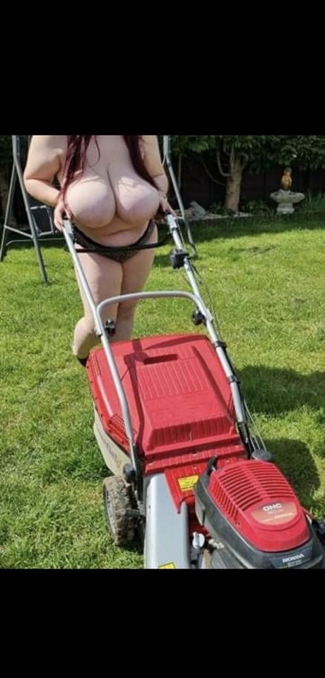 Gigantits エロティック女優 写真