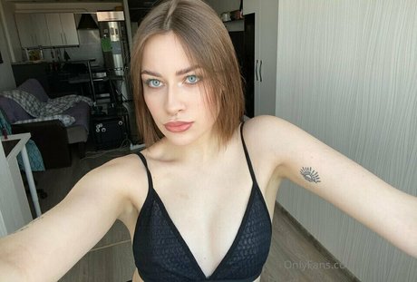 消防士のオンリーファンズ アートヌード ギャラリー