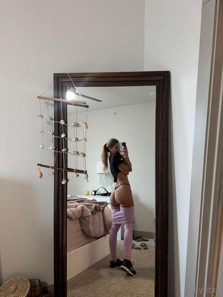 Lillyfitxo 美しいモデル 写真